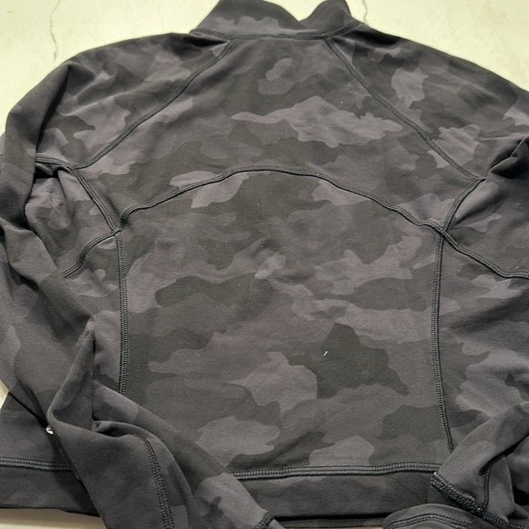 Lululemon 1/2 Zip Cropped - Picture 10 of 10